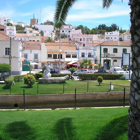 Spacious In Old Village Appartement *
