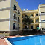 Spacious In Old Village شقة *