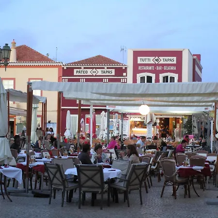 Spacious In Old Village شقة